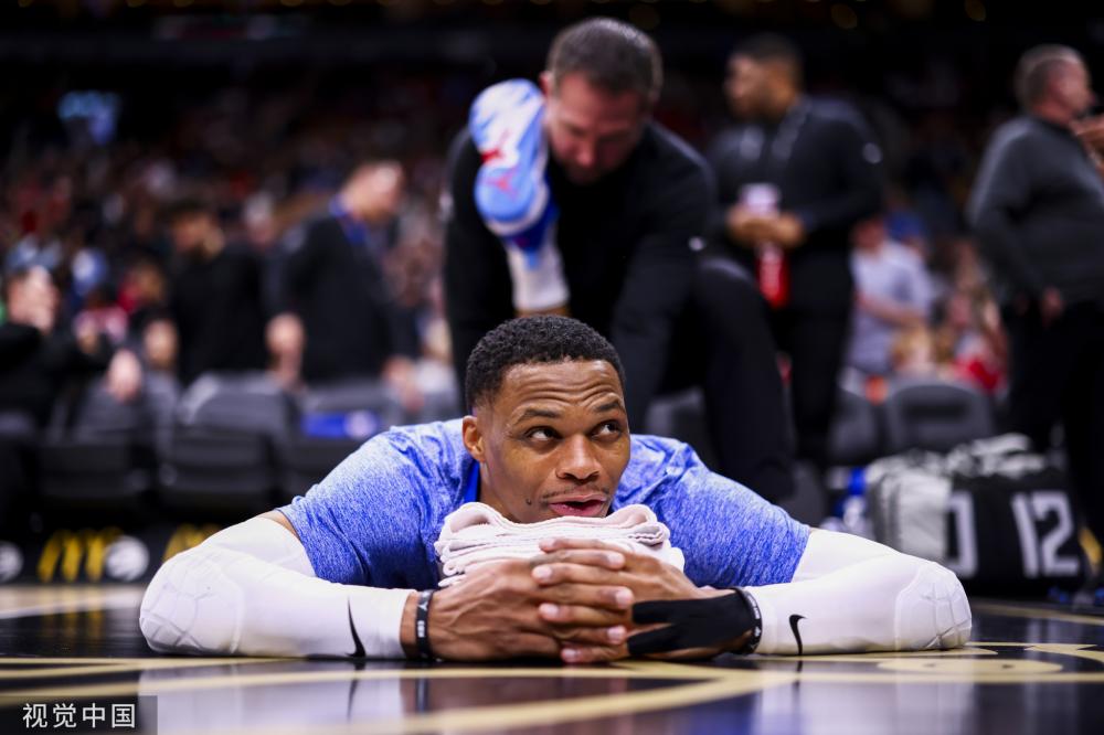 他在场上与 他在场上与